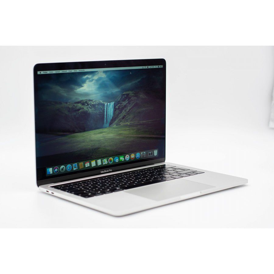 Macbook Pro 13" 2018 with Touchbar Silver (2,3-3,8GHz/i5/8GB/256SSD)