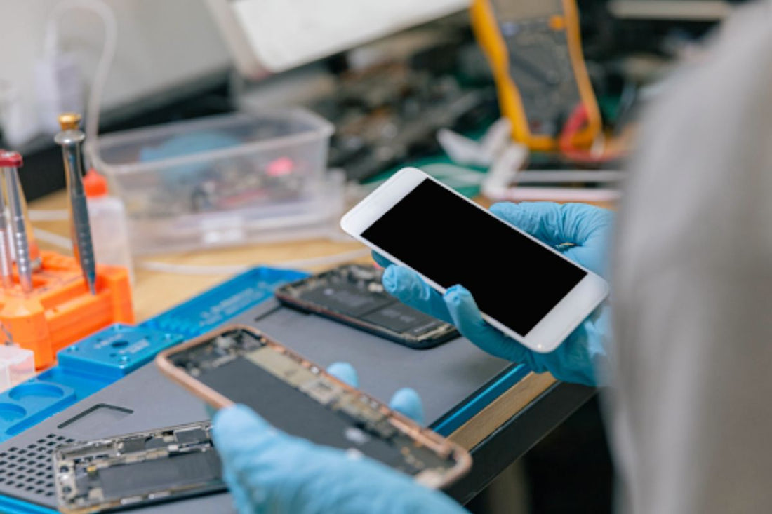 Aj prasknutý displej sa dá opraviť za babku